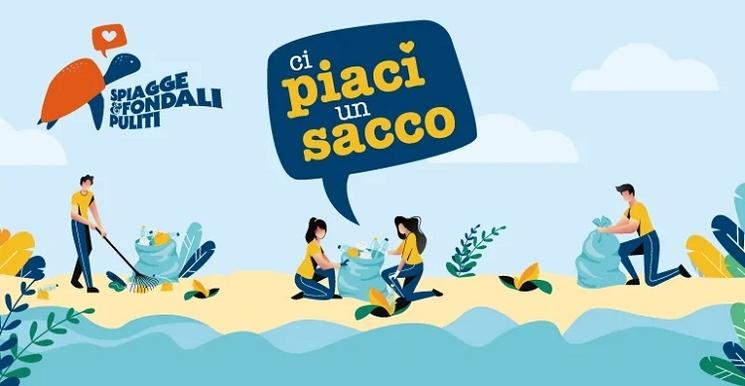 des volontaires nettoyent les plages de déchets