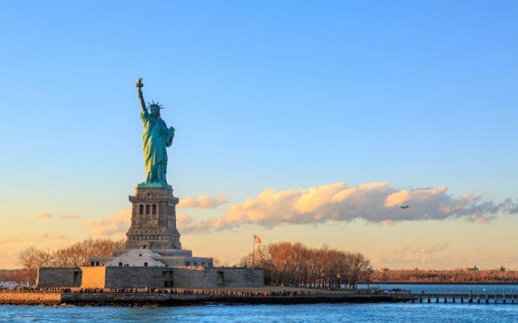 visiter la statue de la liberté grâce au new york city pass