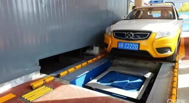 chinois-taxi-automobile