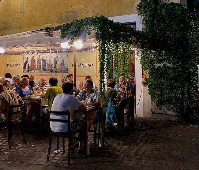 terrasse du restaurant rugantino à rome