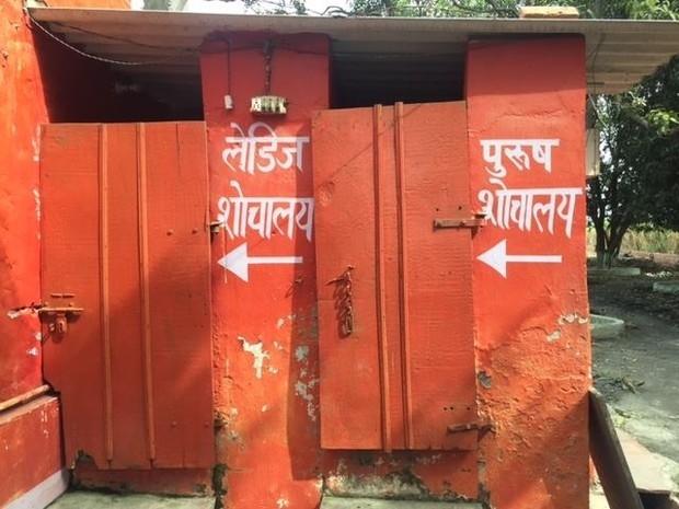 des toilettes publiques en Inde