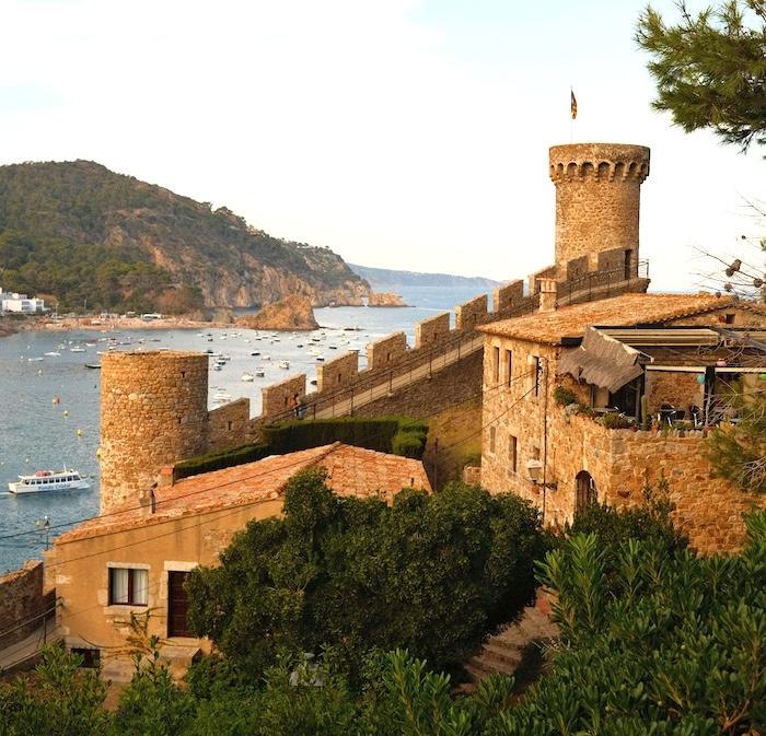 muraille médiévale à Tossa de Mar en Catalogne