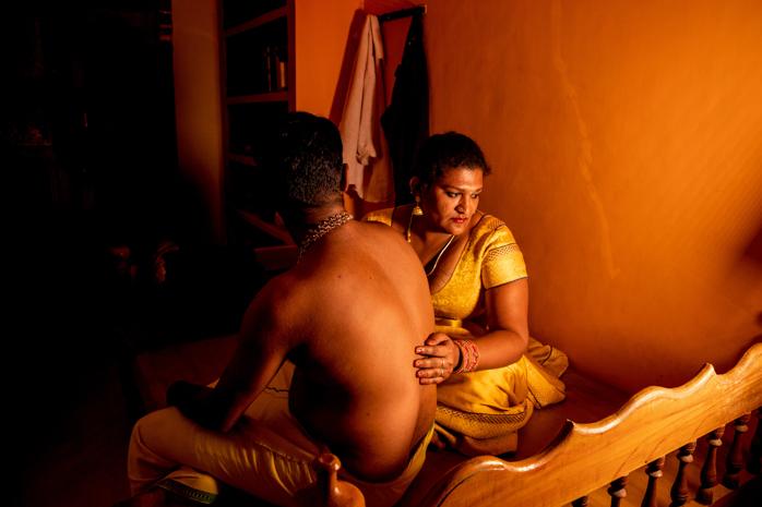 Une transgenre se prostituant en Inde