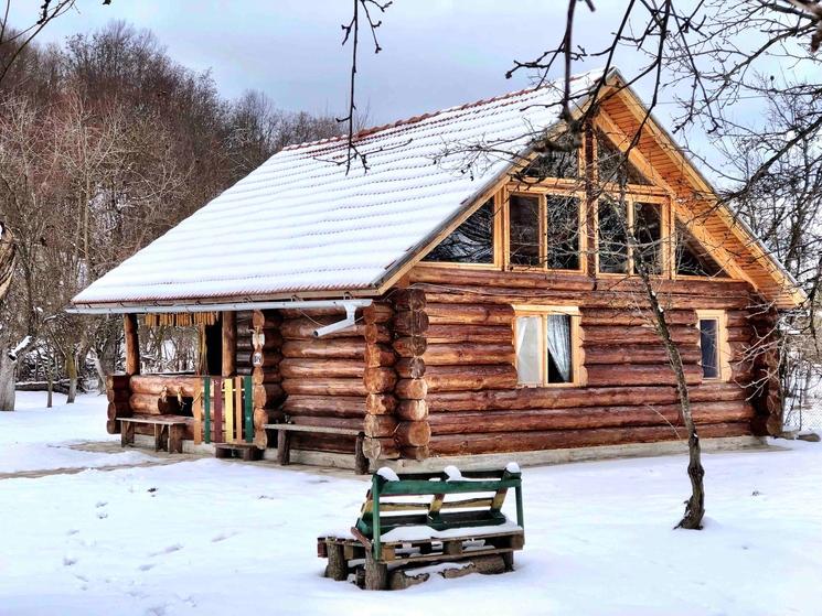 transylvania-log-cabin-cabane-arbres-roumanie