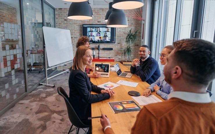 Travailler dans le digital à distance