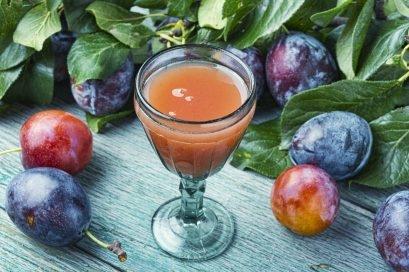 tuica-fiarta-eau-de-vie-plat-roumain-traditionnel