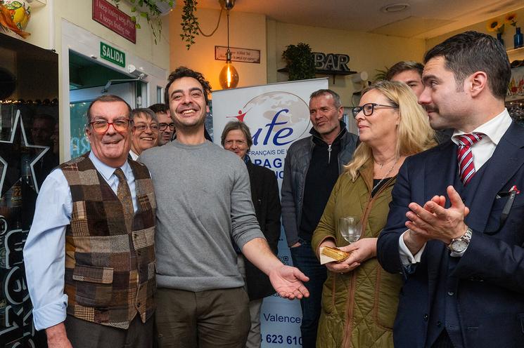 le président de l'UFE et des personnalités françaises lors de la galette des rois à valencia