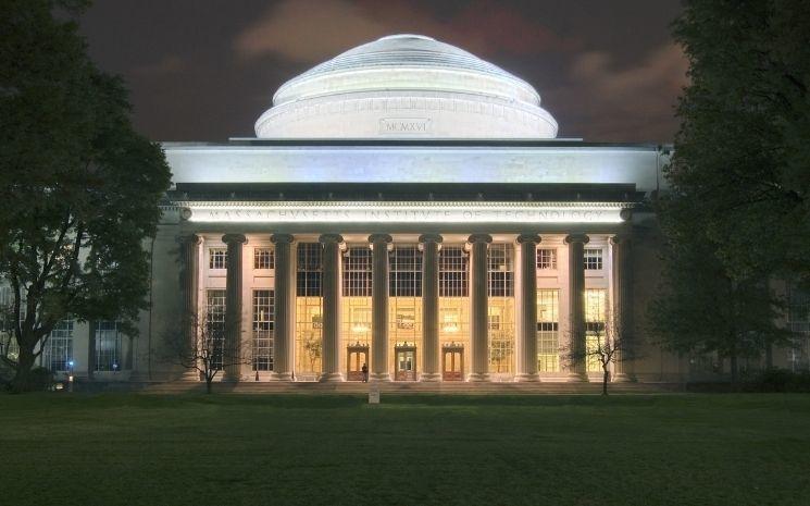 Le grand dôme du MIT, États-Unis