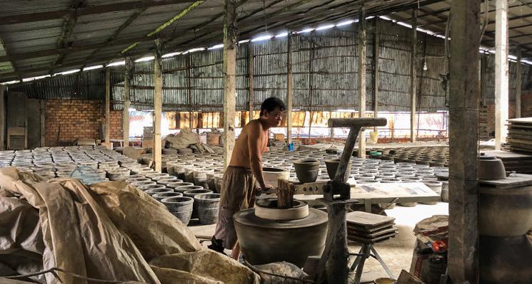Usine de terre cuite et visite du village de poterie à Vinh Long