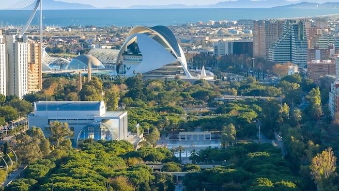 vue aérienne du jardin du Turia et de la Cité des arts et des sciences à valencia