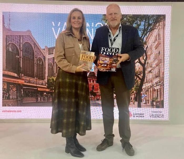 La conseillère au Tourisme, à l’Innovation et aux Investissements, et présidente de la Fundació Visit València, Paula Llobet (à gauche), a reçu le prix dans le cadre du salon World Travel Market.