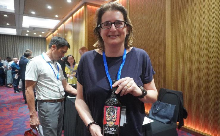 Les nouvelles étiquettes de Valérie Gosselin Conche ont été réalisées en collaboration avec l’un de ses amis artiste