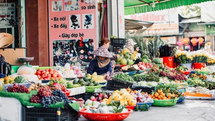 vendeuse de fruits vietnamienne