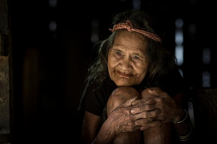 une vieille femme au vietnam