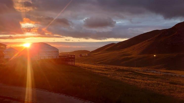 Un paysage en Mongolie, qu'il est possible de visiter à cheval