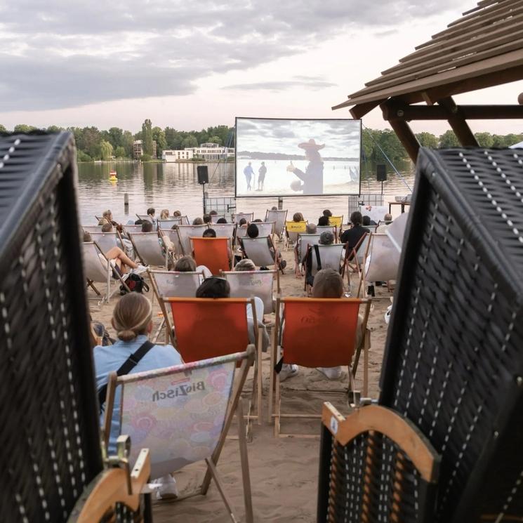 Cinéma en plein air sur la plage du Wendenschloss