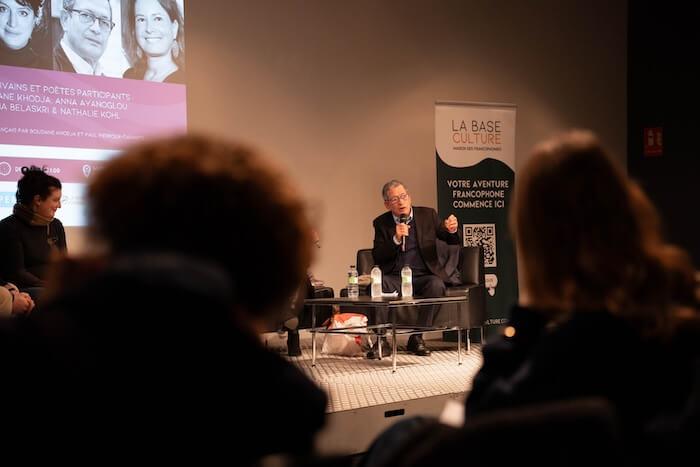 L'écrivain Yahia Belaskri lors de sa venue à Valencia le 18 février organisée par La Base Culture et le Parlement des écrivains de la Méditerranée