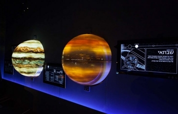Éléments interactifs pour l'exposition "Astronomie" à Madatech