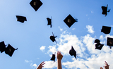 graduation - étudiants - université - coûts de scolarité - diplôme - theresa may - réforme - londres