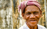 Les services sociaux birmans peu accessibles aux personnes âgées en Birmanie