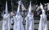 nazarenos pendant la semaine sainte en Espagne