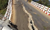 une moitie de pont s'effondre dans l'etat de Shan en Birmanie