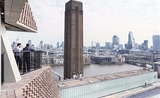 Tate Modern vue musée Londres Enfant poussé 