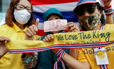 Contre-manifestation des royalistes a Bangkok