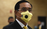 Prayuth-Masque-jaune