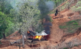 Un avant-poste birman incendie par des rebelles de la KNU