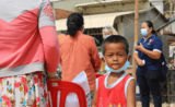 Distribution d'aide alimentaire planete enfance et developpement à Phnom Penh