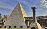 La pyramide de Cestia à Rome
