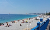 La plage de Nice en été