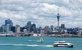 Vue sur Auckland depuis le fleuve 