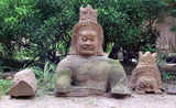 buste d Asura trouvé à la porte ouest d'angkor thom 