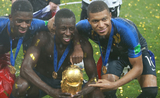 Benjamin Mendy vainqueur de la Coupe du Monde 2018, accompagné de Kylian Mbappé et Ousmane Dembélé