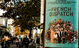 Affiche du film The French Dispatch dans les rues de Berlin