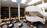 Le premier étage de la British Library, accessible à tous. 