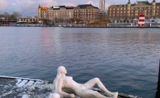 sculpture galce femme allongée Copenjague Thomas Talvard 