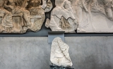 Fragment du pied d'Artémis au musée d'Athènes