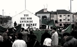 foule pour la commémoration du bloody sunday à Derry en Irlande du Nord