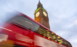 Bus rouge devant Big Ben à Londres