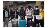 des étudiants indiens rapatries d'Ukraine