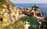 vue sur un village d'Italie sur la mer(1)