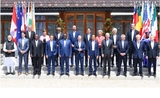 Photo de famille des chefs d'état du G7 et des invités dont Modi