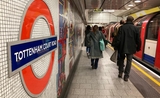 Le métro londonien alors que les contaminations de Covid-19 repartent à la hausse au Royaume-Uni