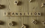 lettres formant le mot transition 