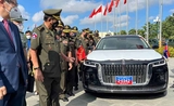 La Chine offre des voitures de luxe au Ministère de la Défense cambodgien Torn Chanritheara cambodianess