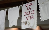 dolce vita en italie inscrit sur un t shirt