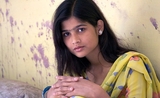 Une jeune fille en salwar à Delhi
